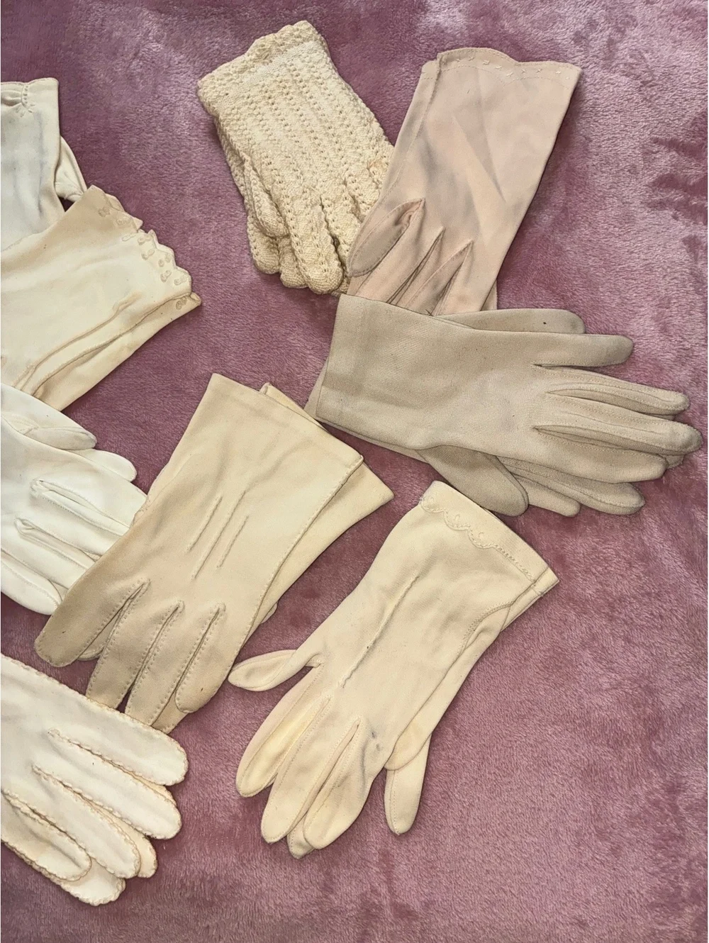 Vintage Women's Glove Lot (9 Pairs)  1950s/1960s Retro, Cream, Beige & White
